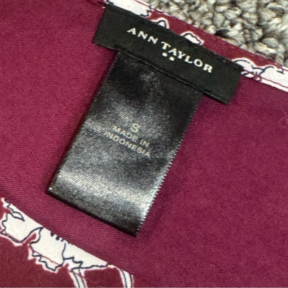Ann Taylor Burgundy and White Floral Top - Picture 6 of 7